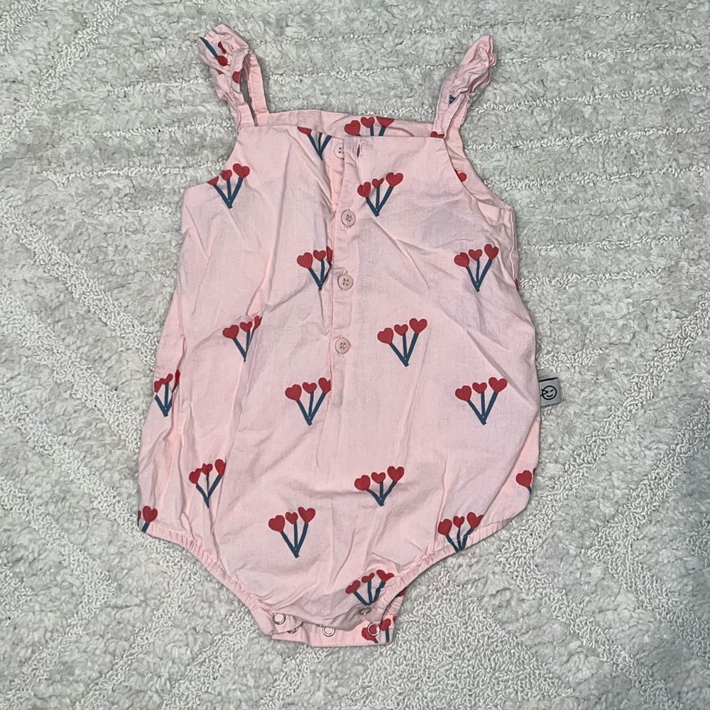 Wynken 9 months light weight romper!